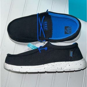 New in the box Boy’s Reef Slide On Shoes Kids Cushion Coast Sz 4